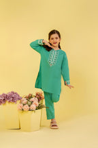 White Embroidery C-Green Suit Girls