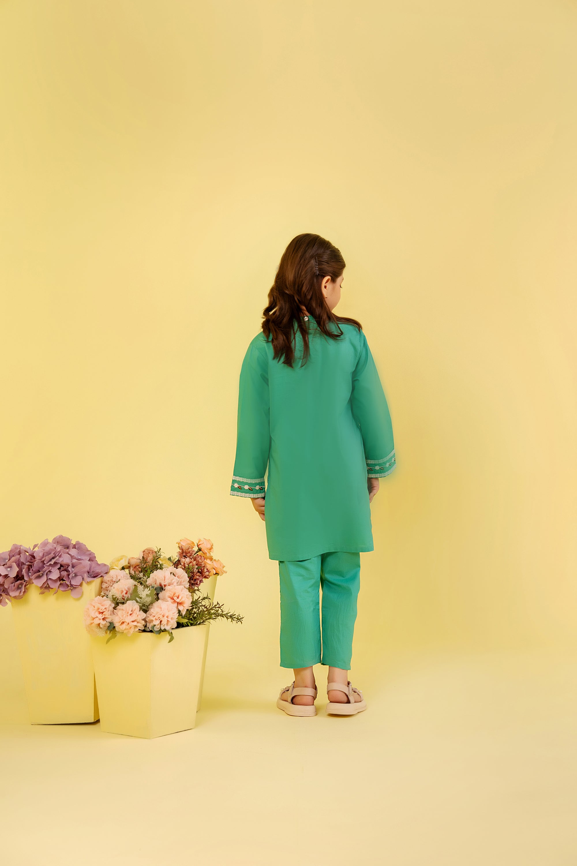 White Embroidery C-Green Suit Girls