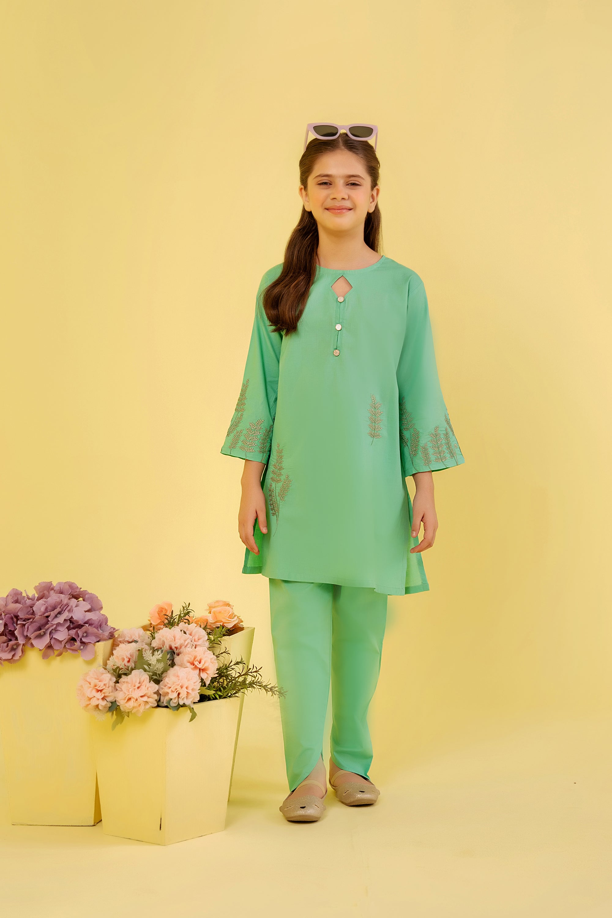 Arms Embroidery Pista Suit Girls