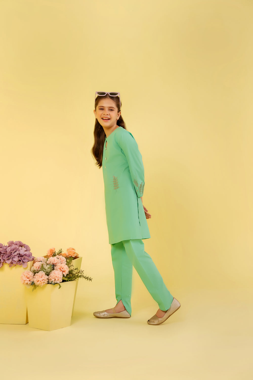Arms Embroidery Pista Suit Girls
