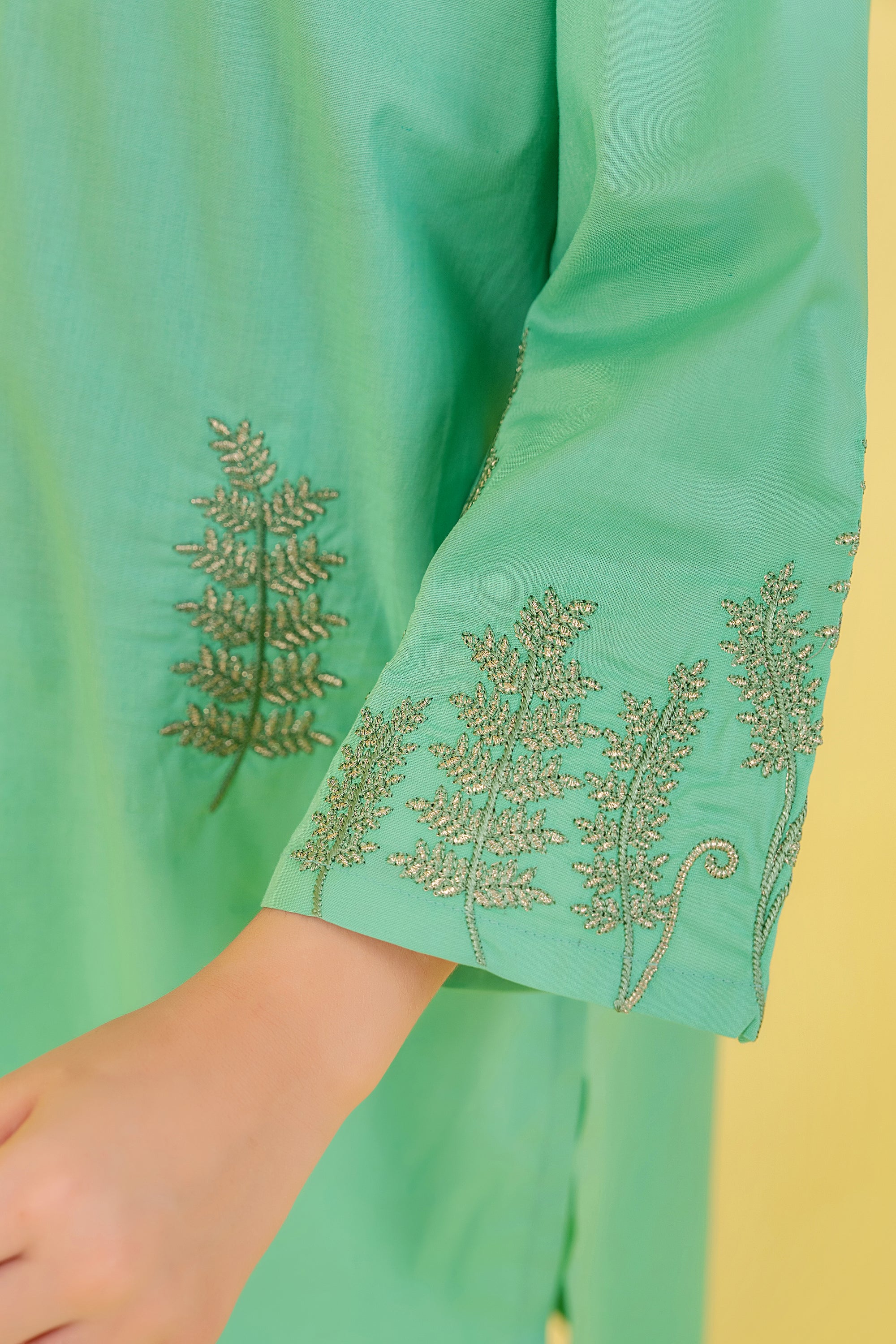 Arms Embroidery Pista Suit Girls