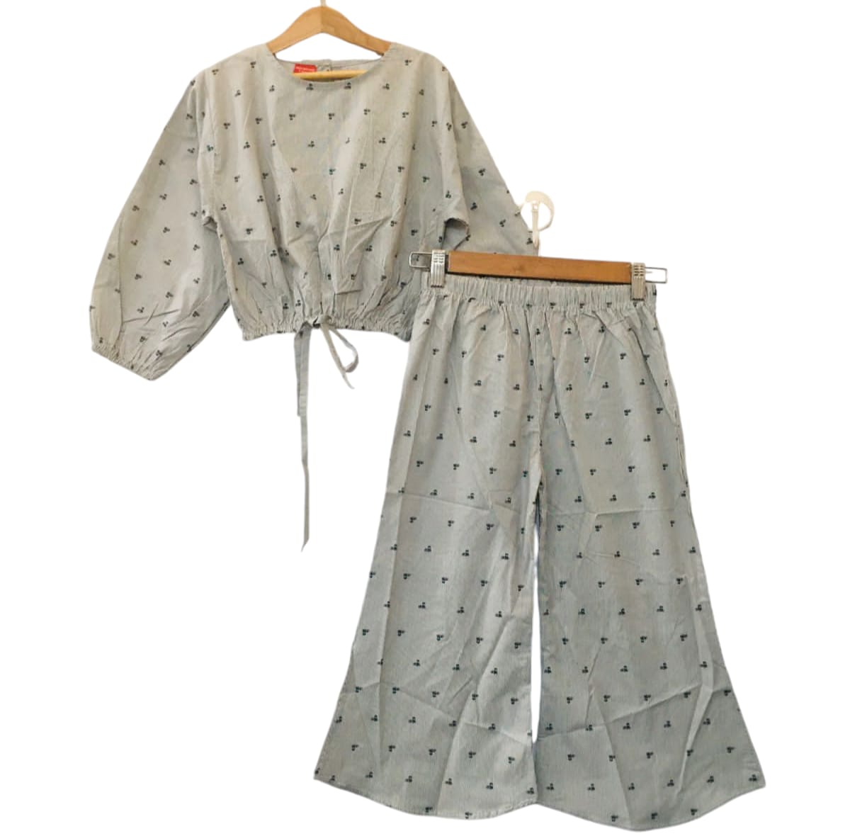 Black Lines Full Sleeveless white Skate Fish Girls ( R-47 )