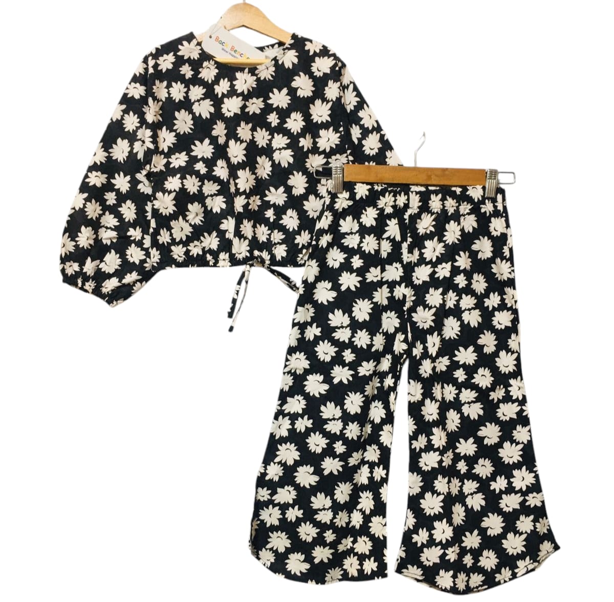 White Flower Full Sleeves Black Skate Fish Girl ( R-327 )