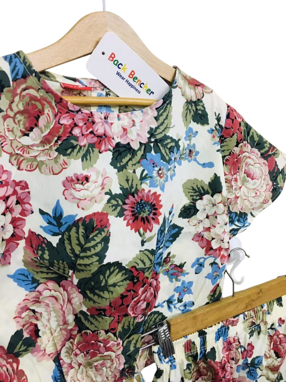 Carrot & Blue Flower Half Sleeve White Skate Fish Girls ( R-323 )