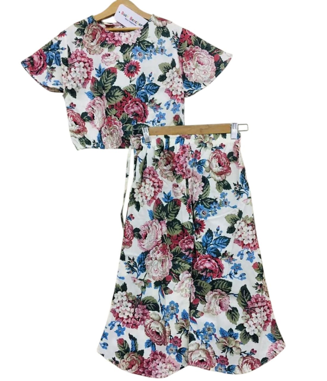 Carrot & Blue Flower Half Sleeve White Skate Fish Girls ( R-323 )