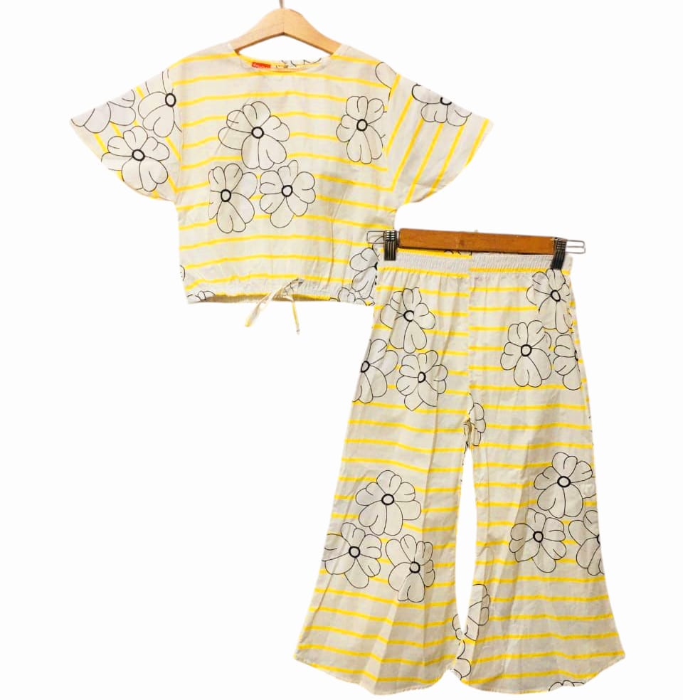 White Flower Yellow Line Half Sleeve White Skate Fish Girls ( R-323 )