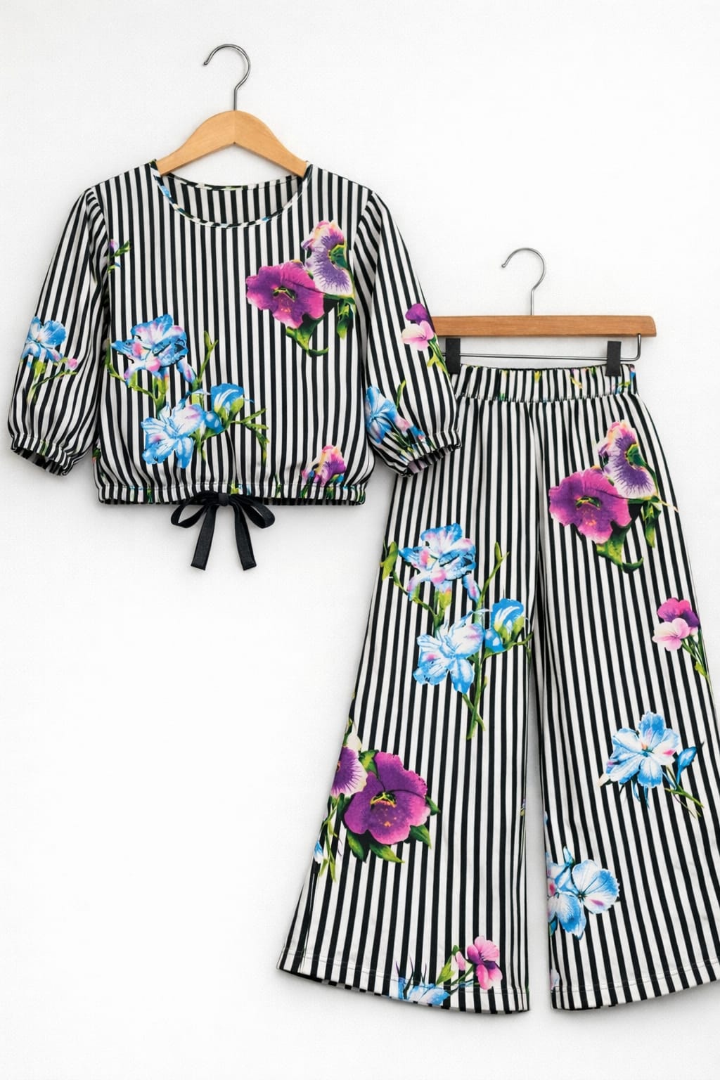 Rose Flower Black White Line Skate Fish Girls