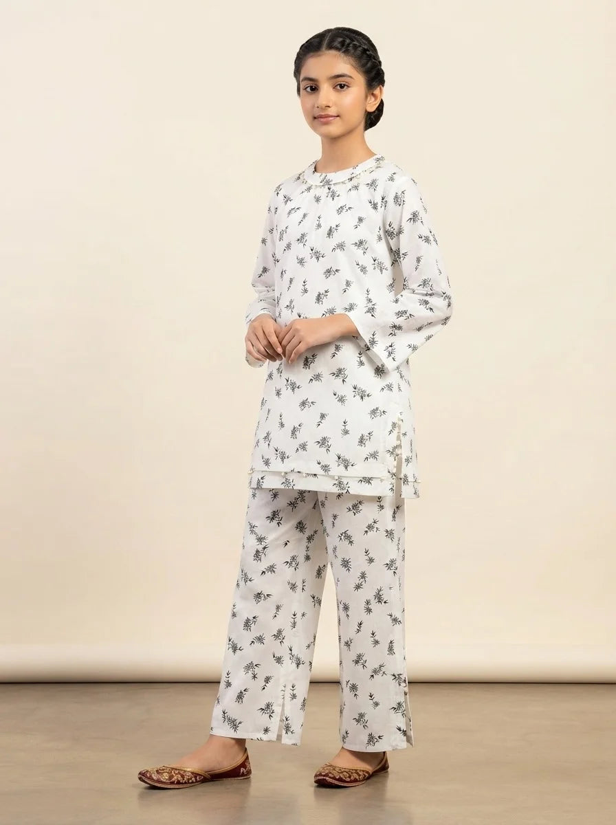 Leaves All Over Print Full Sleeve  White Pair Girls ( R-164N )