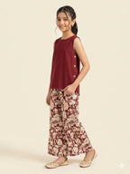 Simple Sleeveless Mahroon Suit Girls ( R-73 )