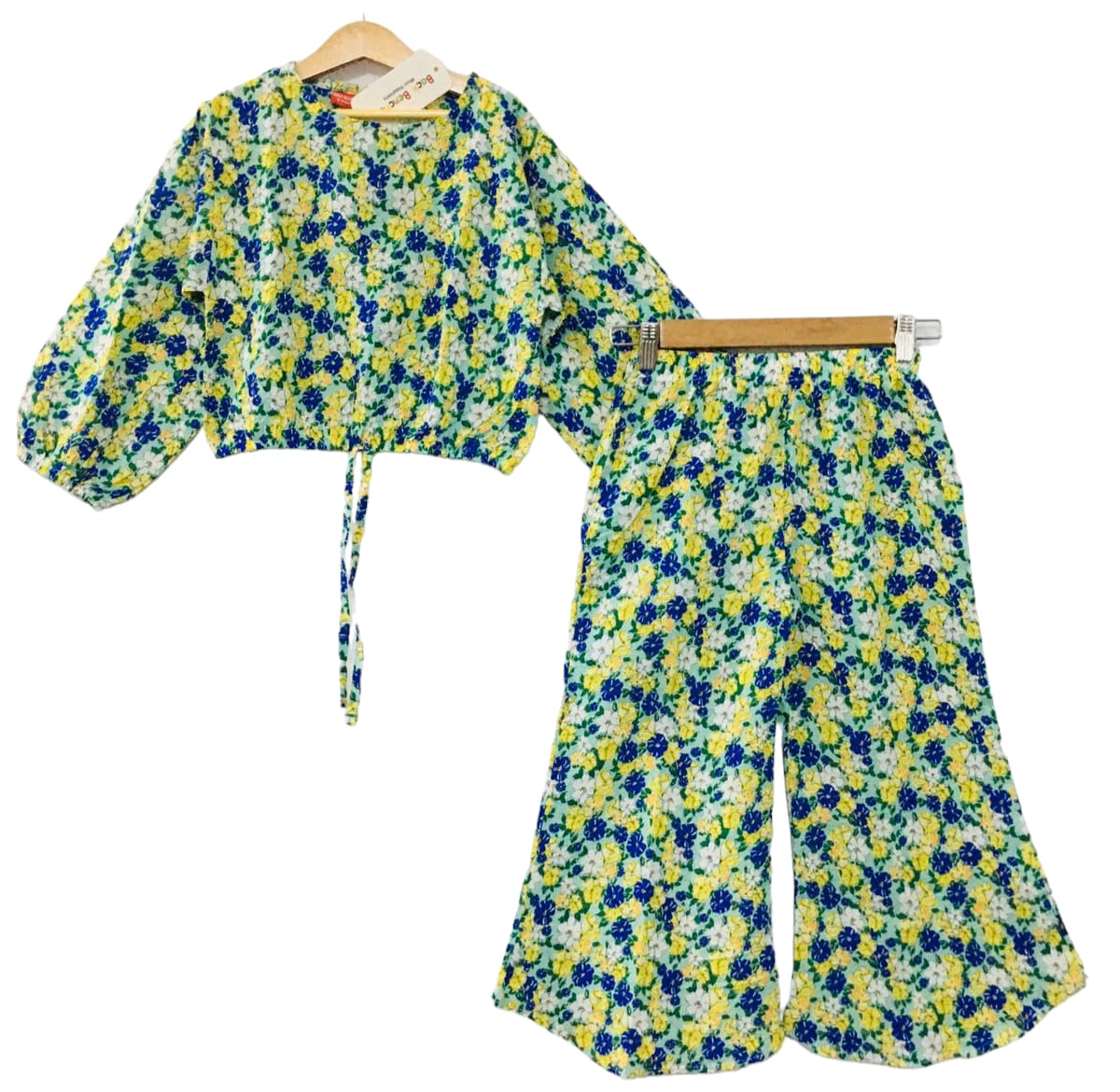 Blue and Yellow Flowers All Over Print Pista Skate Fish Girls ( 65 ) (1)